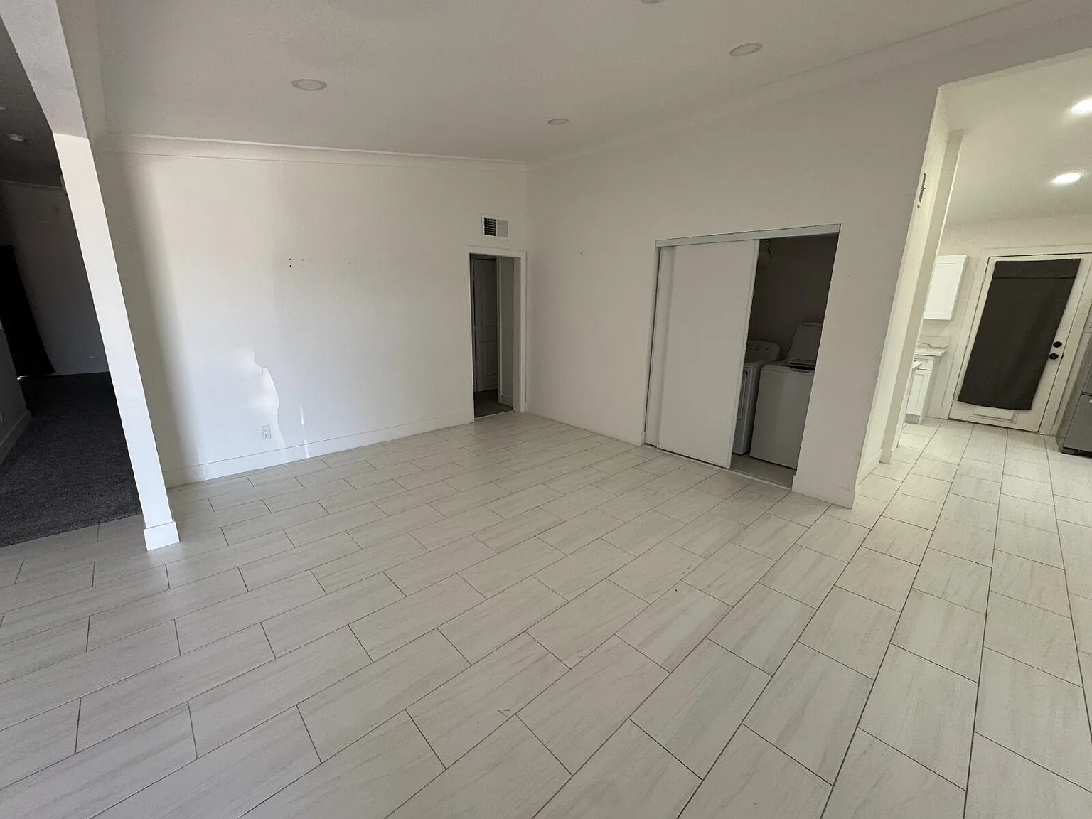 5 bed, 2.0 bath, 1746 sqft, $2,500 — Photo 3