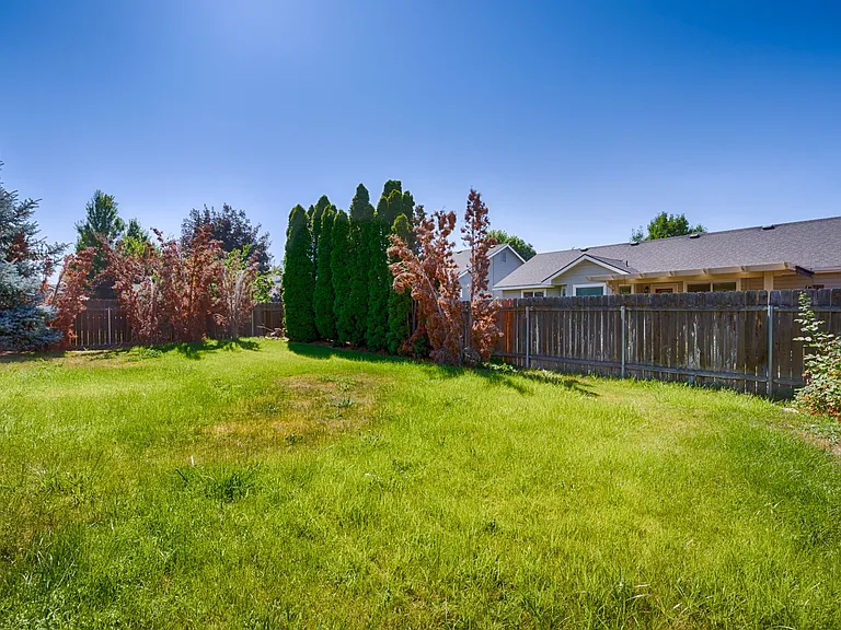 637 E Blue Heron St — Photo 27