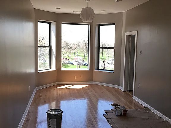3rd image of 1219 N California Ave #1