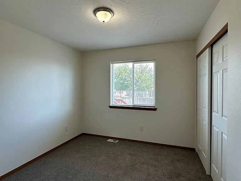 419 N Arbutus Ave — Photo 11