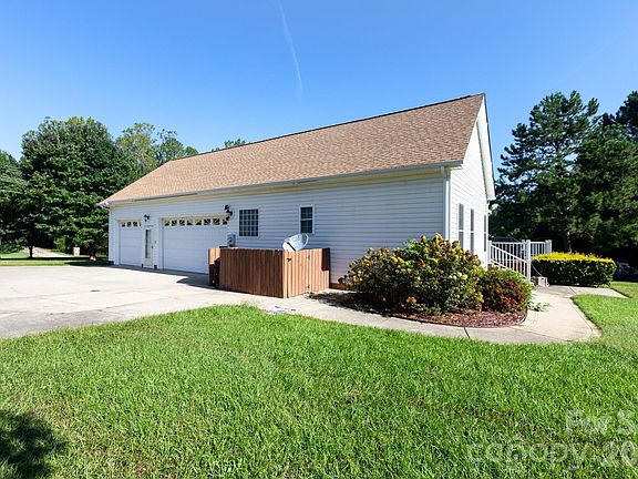 3rd image of 2818 Baird Rd #7
