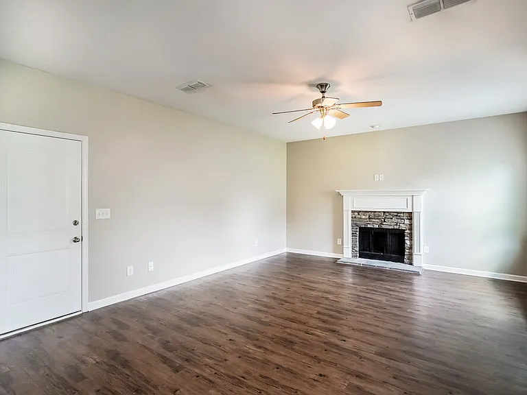 8005 Lakota Ct — Photo 5