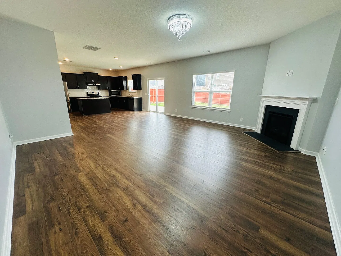 4 bed / 2.5 bath + bonus room & fenced in yard available — Photo 3