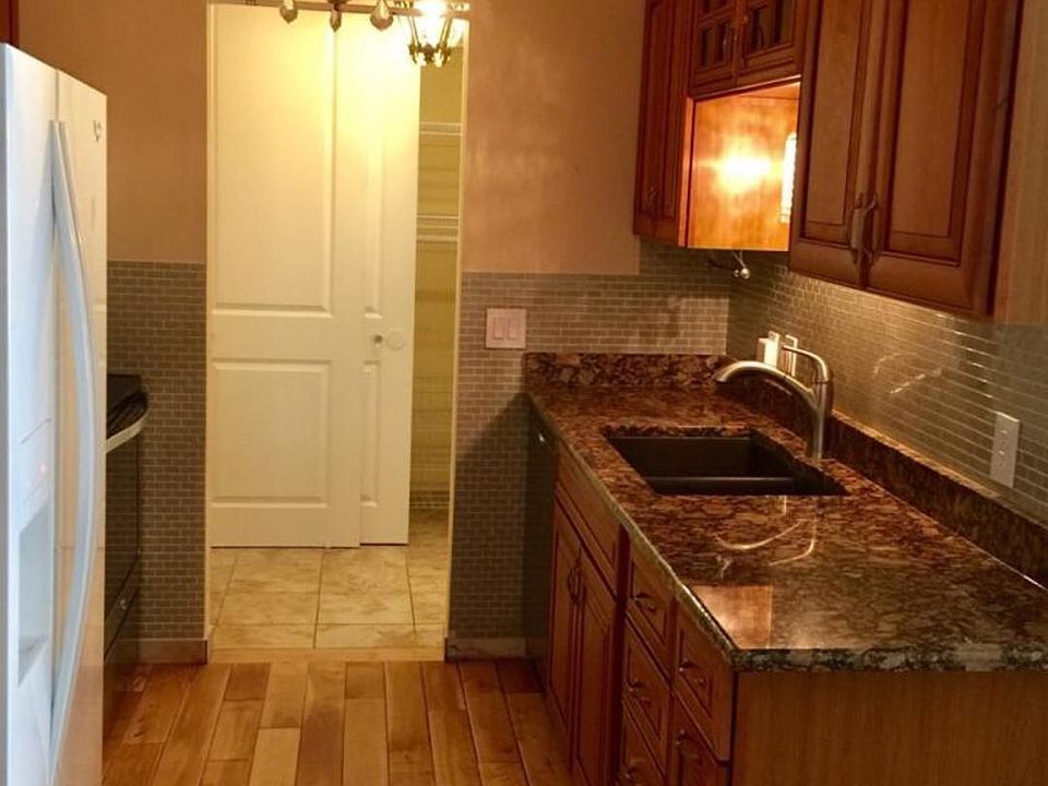 1st image of 205 Barry Ave S APT 306