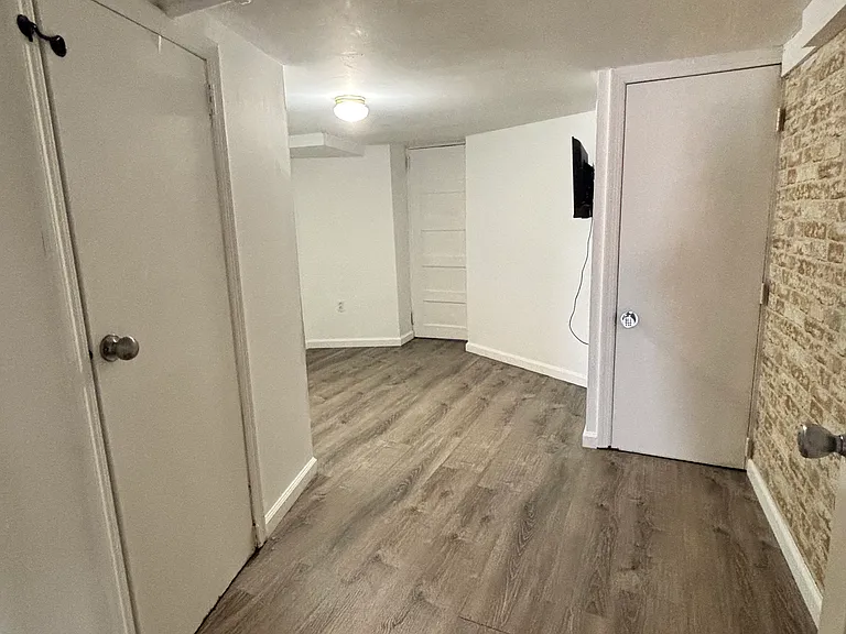 15 Ridgehurst Rd #BASEMENT — Photo 6
