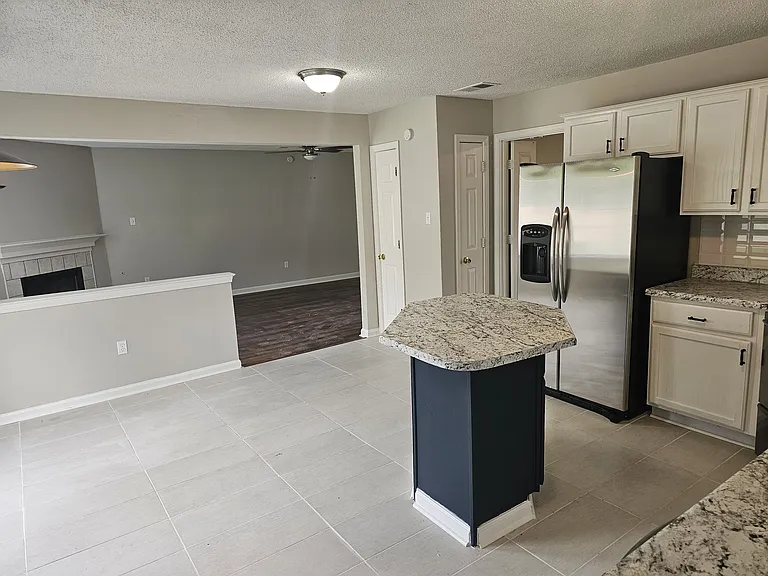 7111 Creekside Dr — Photo 5