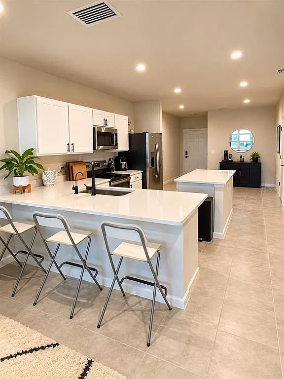 3 bed, 2.5 bath, 1207 sqft, $2,280 — Photo 4