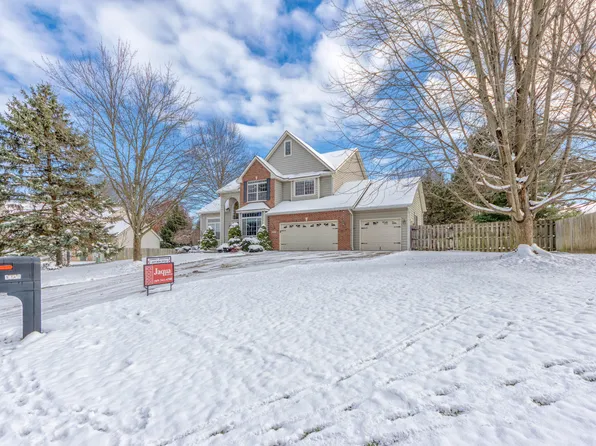 9743 Chambray St, Portage, MI 49002