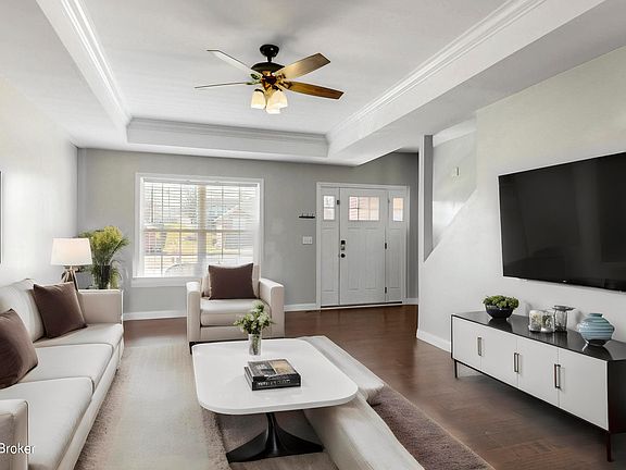 5th image of 404 Heritage Way