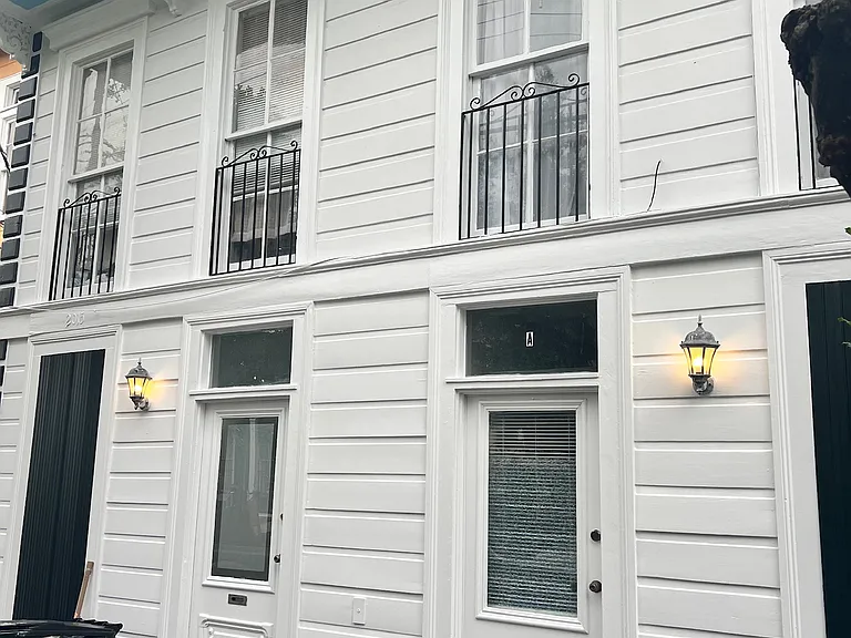 2013 Camp St #B — Photo 12