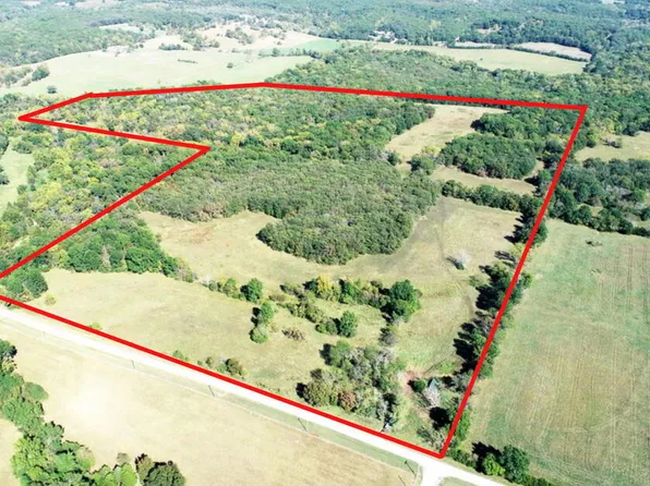 000 J Highway, Stockton, MO 65785