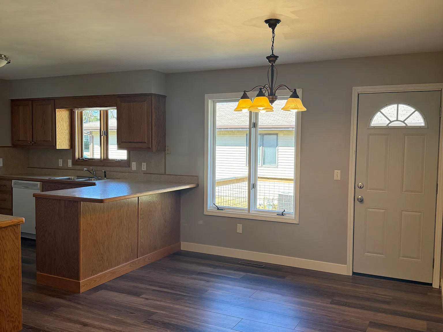 2 bed, 1082 sqft, $1,378 — Photo 2