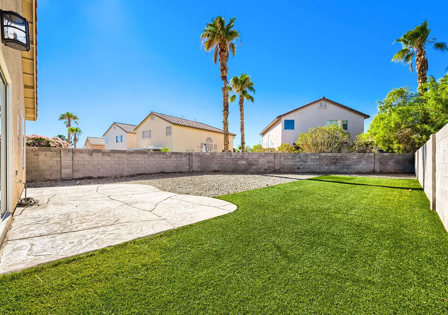 Spacious Single-Story 3-Bedroom Home in North Las Vegas! — Photo 2