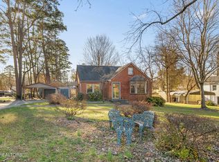 1306 Highland Dr, Knoxville, TN 37918