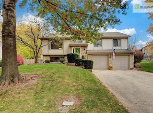 14604 Brentwood Dr, Lenexa, KS 66215
