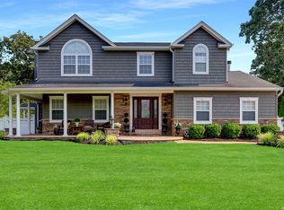 2 Sleepy Holw, Centereach, NY 11720