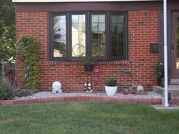 3rd image of 807 Wilder Ave