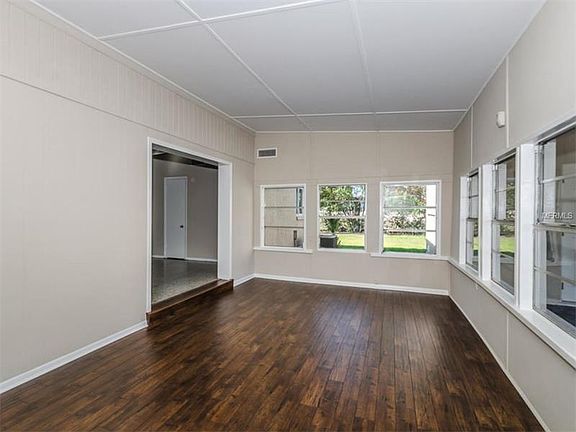 4th image of 2001 Waikiki Way
