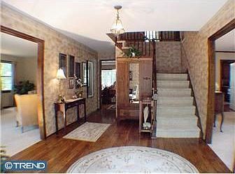 1st image of 19 Corsham Dr