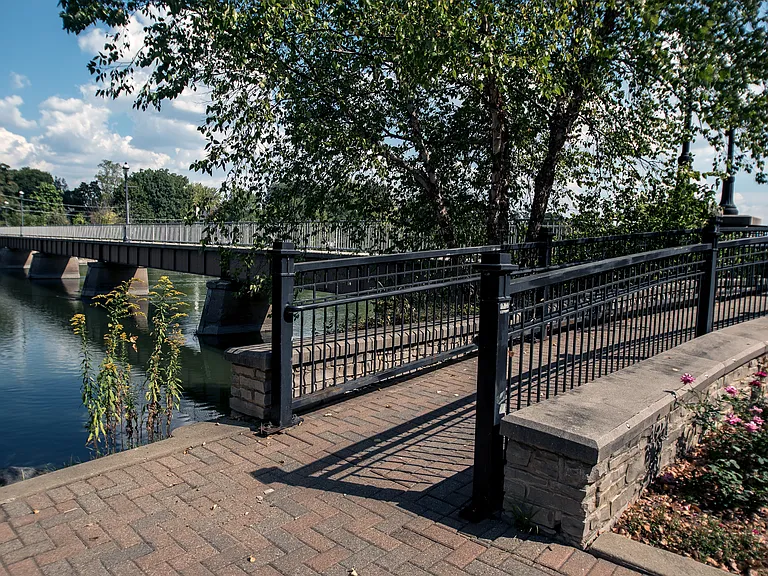 RiverWalk Apartments — Photo 16