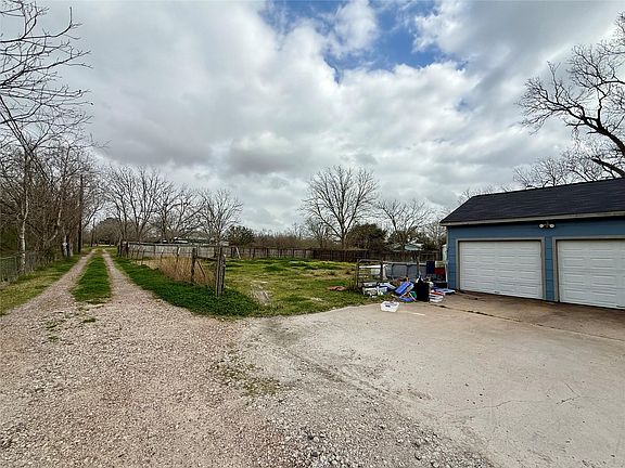 3rd image of 1927 Fm 646 Rd N