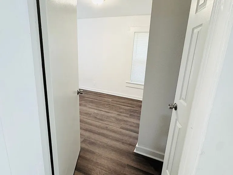 2127 N 71st Ave — Photo 20