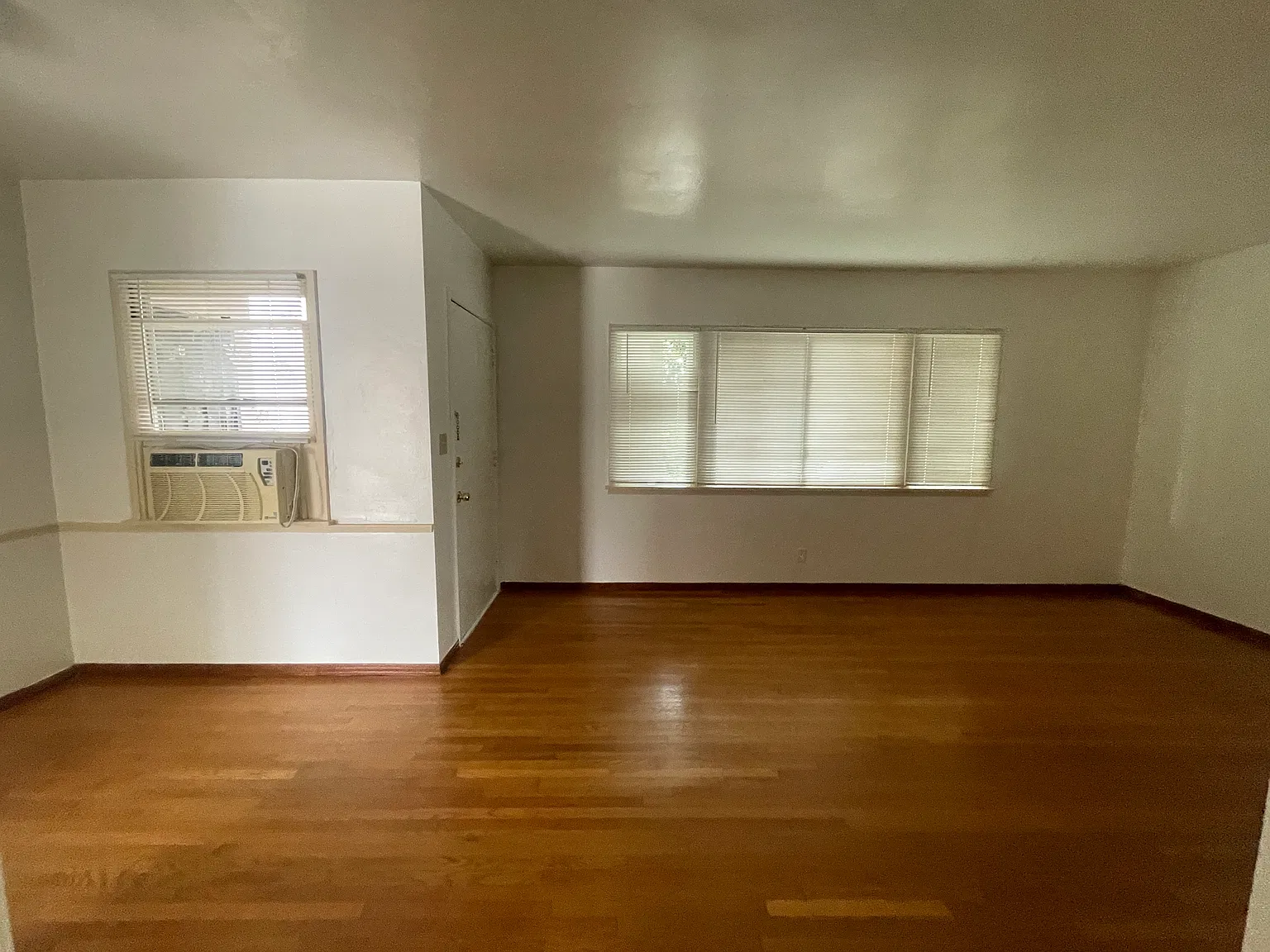 1710 Huntington Dr — Photo 2