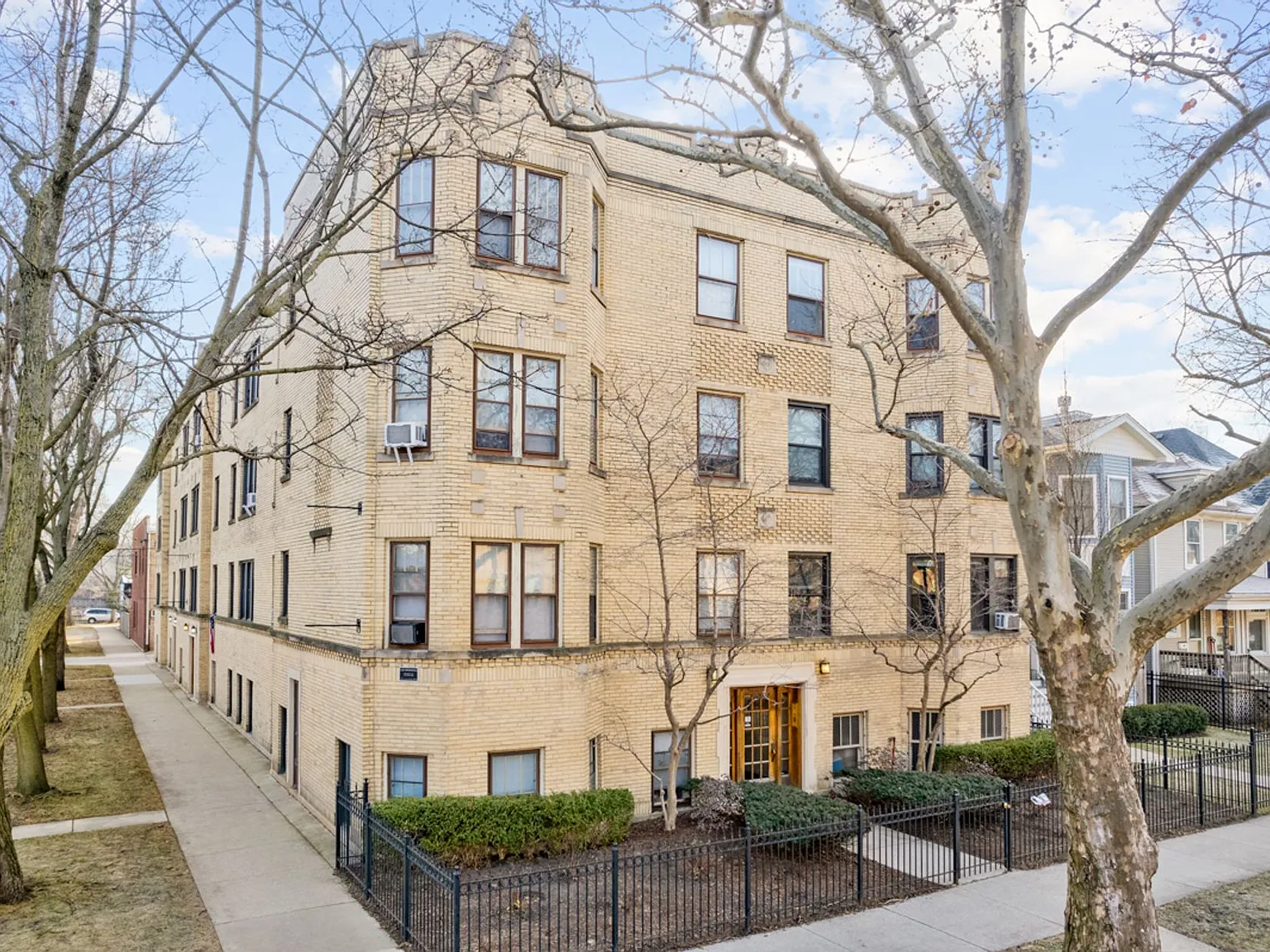 5073-75 N. Wolcott / 1825-35 W. Winona — Photo 1