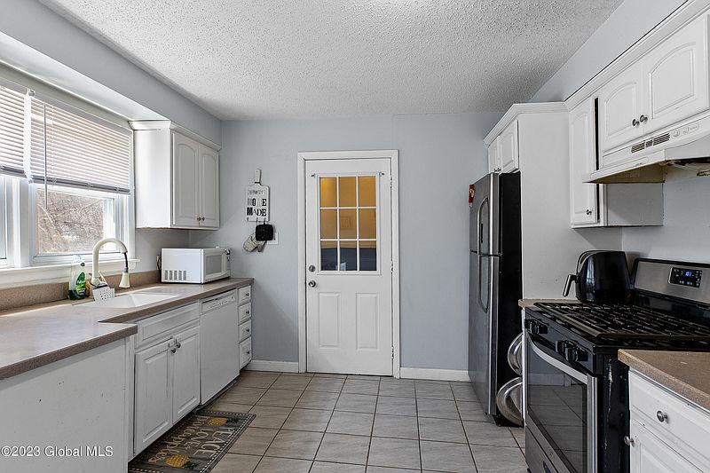 5th image of 3254 Albany Street