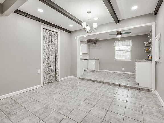 3rd image of 6051 Hill Ct