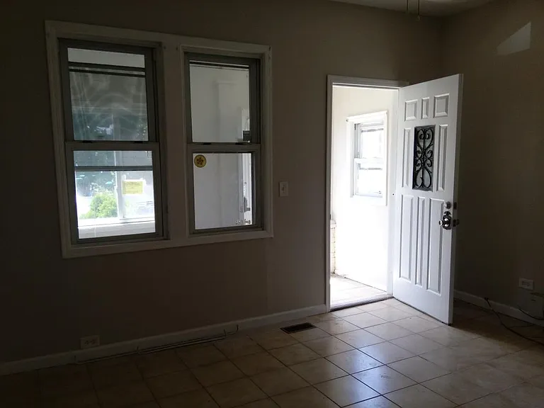 432 Ashley St — Photo 12