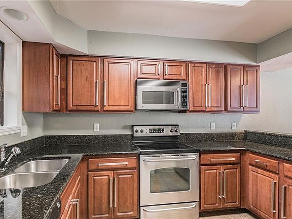 2nd image of 940 Douglas 189 Ave