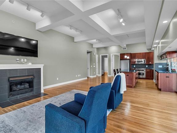 4th image of 1101 Walnut St Unit 1209