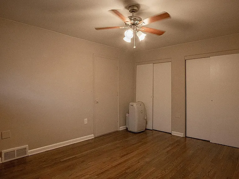 1381 S Grant St — Photo 17
