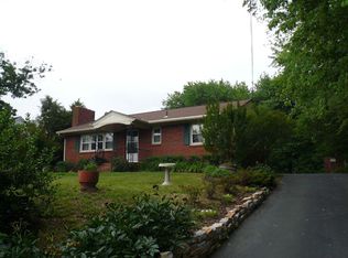 7614 Old Linton Hall Rd, Gainesville, VA 20155