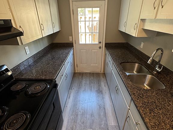 5th image of 123 Aqua Ct #123