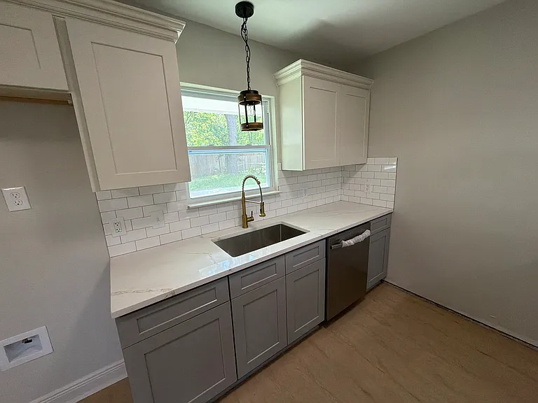 237 S Fairfax Dr — Photo 6