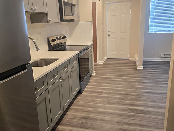 3rd image of 209 S Locust St #5