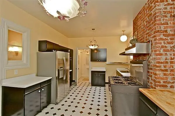 2398 Broadway St — Photo 20