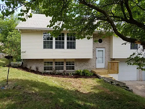 2305 Primrose Dr Photo 1
