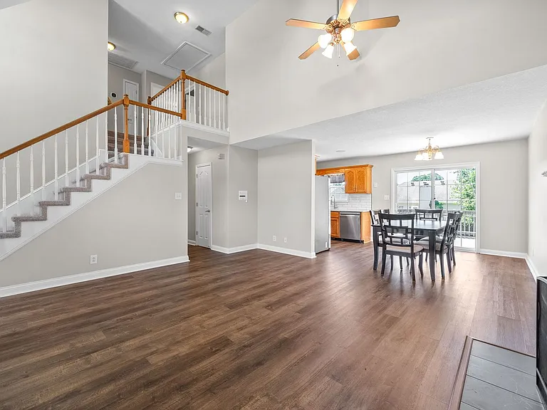 680 Foxfield Dr — Photo 8