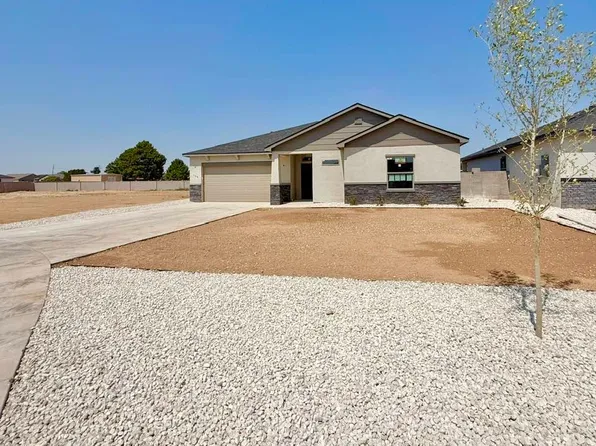 704 Ruby St, Carlsbad, NM 88220