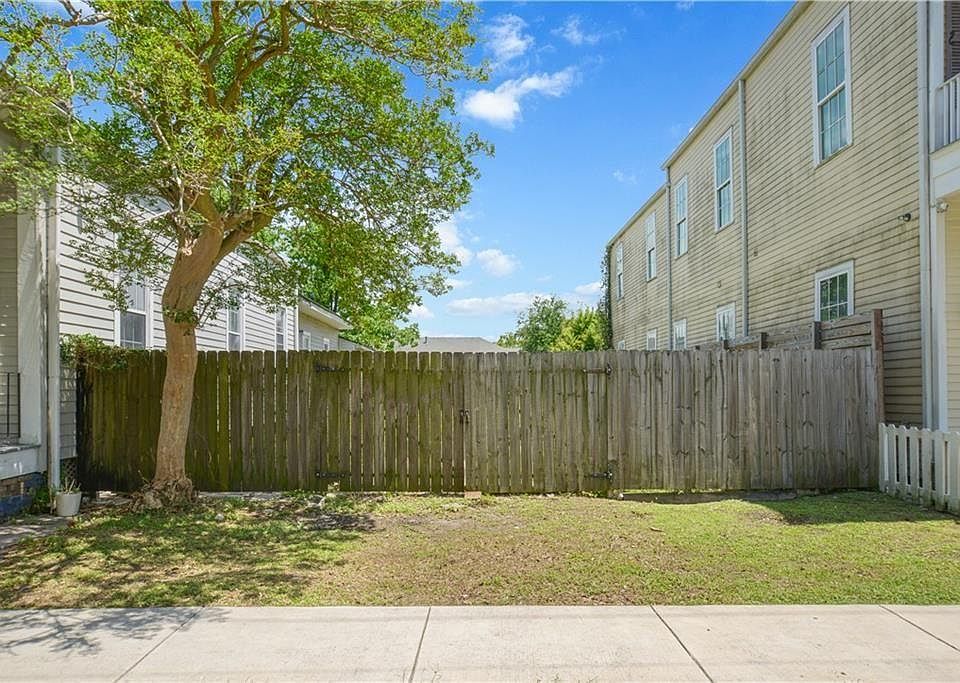 1st image of 2105 Josephine St