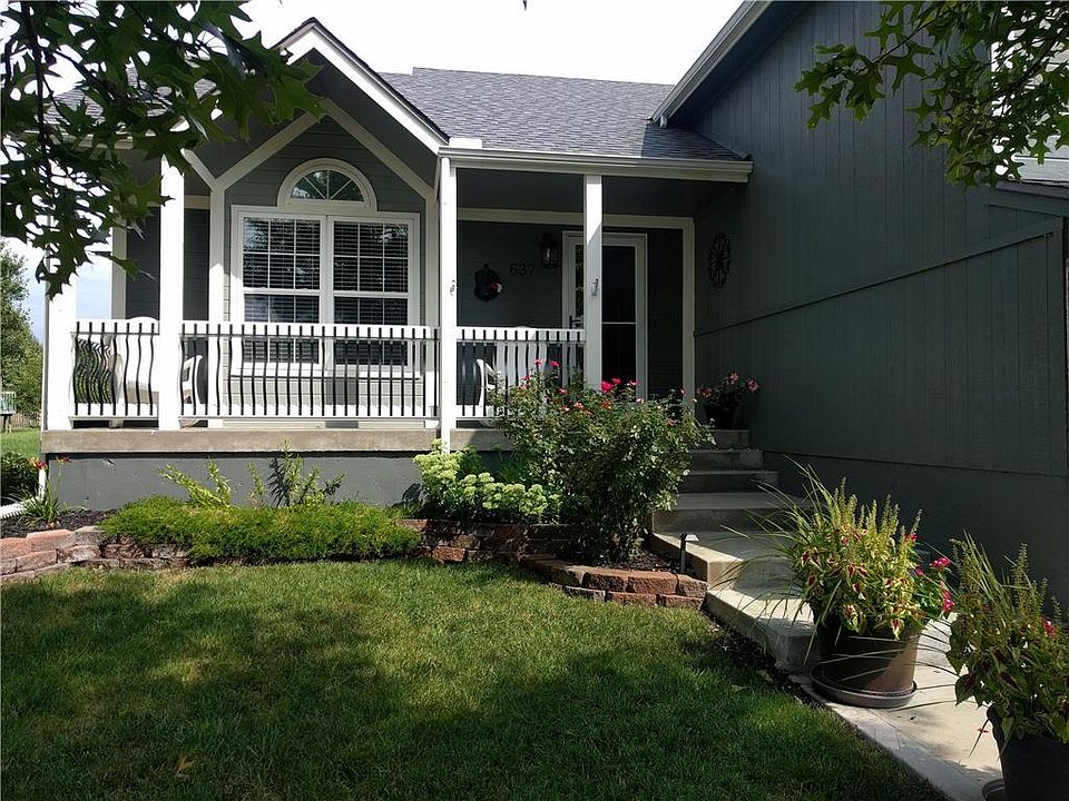 1st image of 637 Lakeview Dr