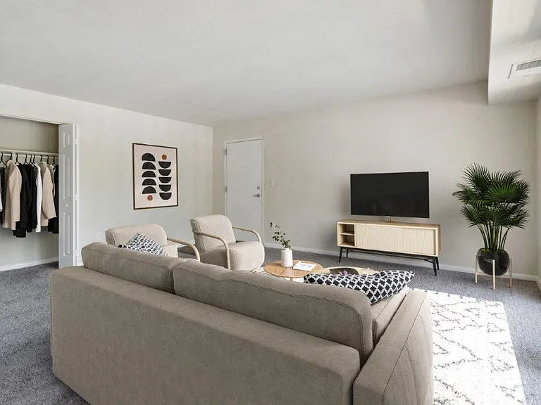 Parke Laurel Apartment Homes — Photo 11