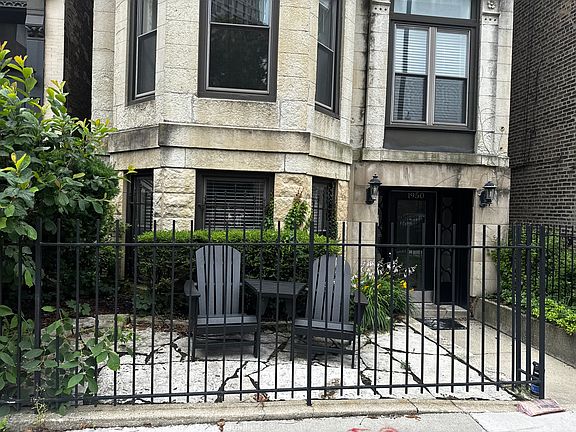 2nd image of 1950 N Lincoln Ave #G