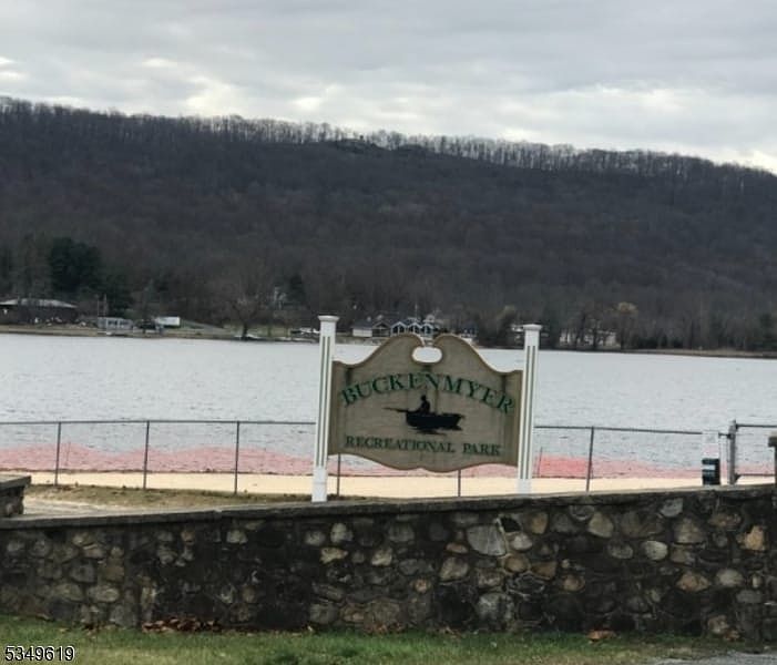 2nd image of 144 Lakeside Dr W