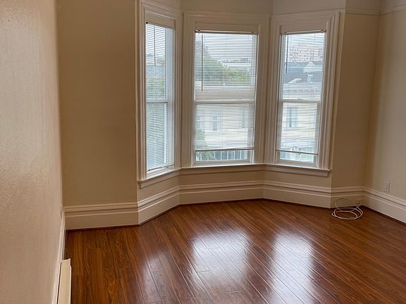5th image of 2588 Bush St
