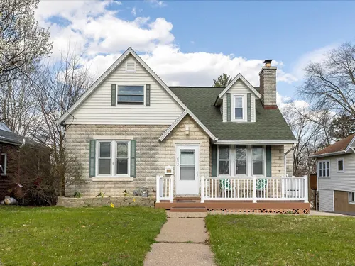 1092 S Grandview Ave Photo 1