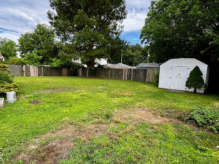 107 Lewis Ave — Photo 10